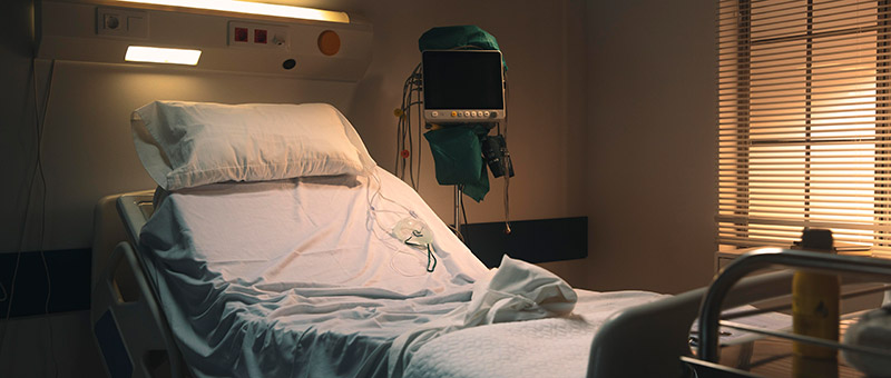 Ein leeres Krankenhausbett
